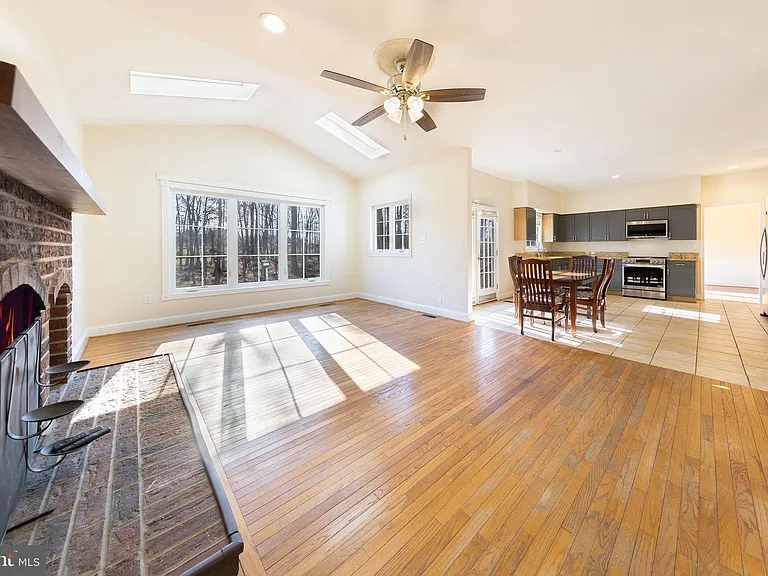 36767 Pelham Ct — Photo 8