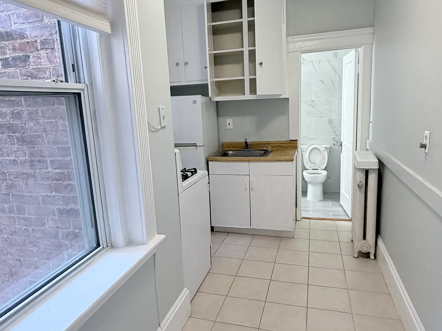 Studio, 300 sqft, $2,250 — Photo 3