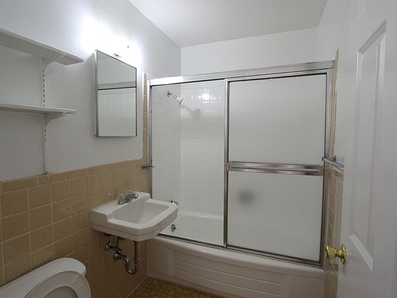 3rd image of 1138 Grandview Ave APT E9