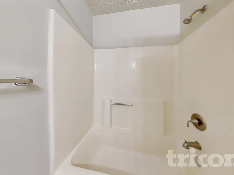 270 Rosewood Dr — Photo 13