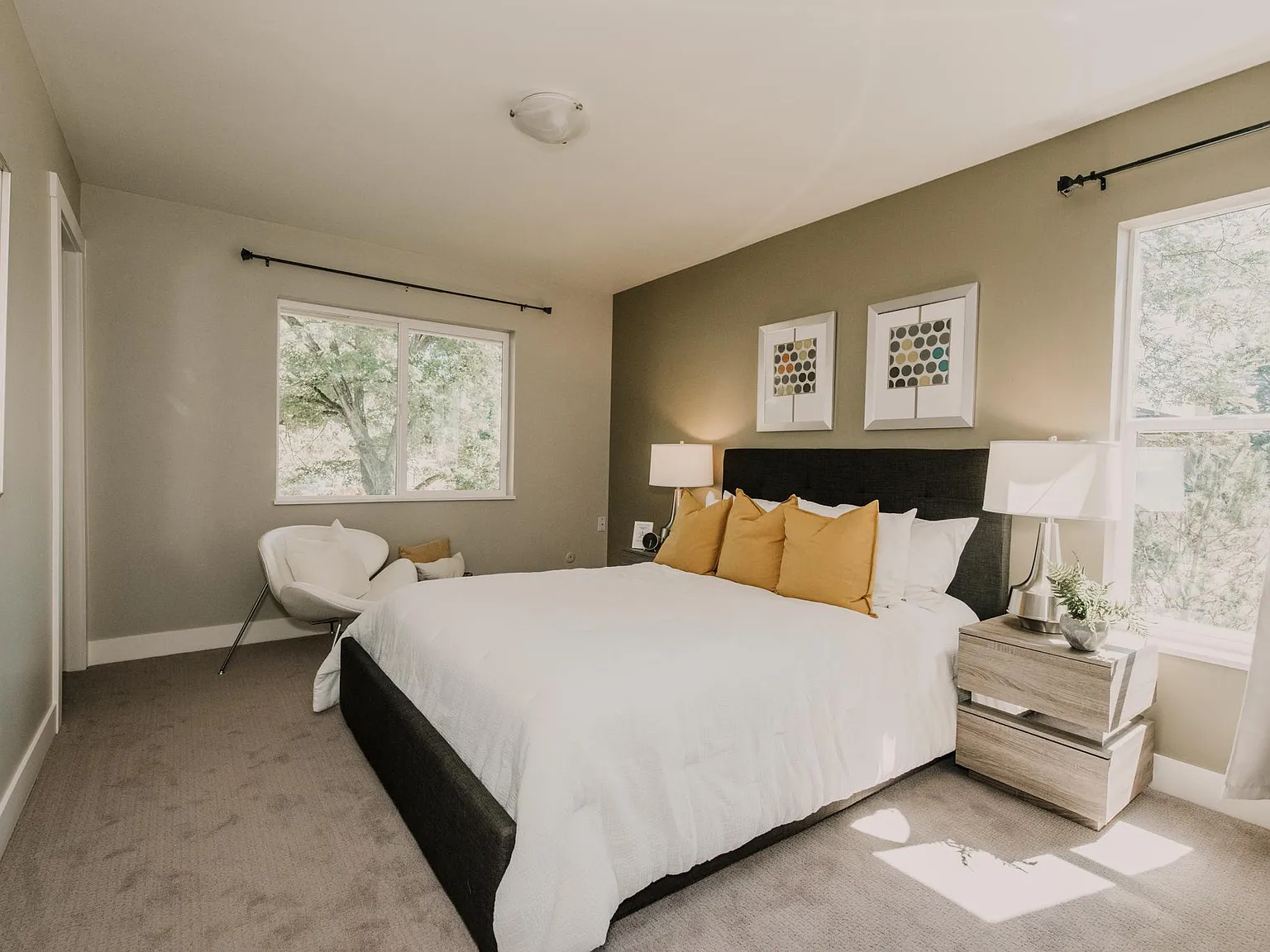 4 bed, 3000 sqft, $4,195 — Photo 2