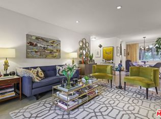 8400 De Longpre Ave APT 202, West Hollywood, CA 90069