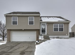 17650 Emiline St, Omaha, NE 68136