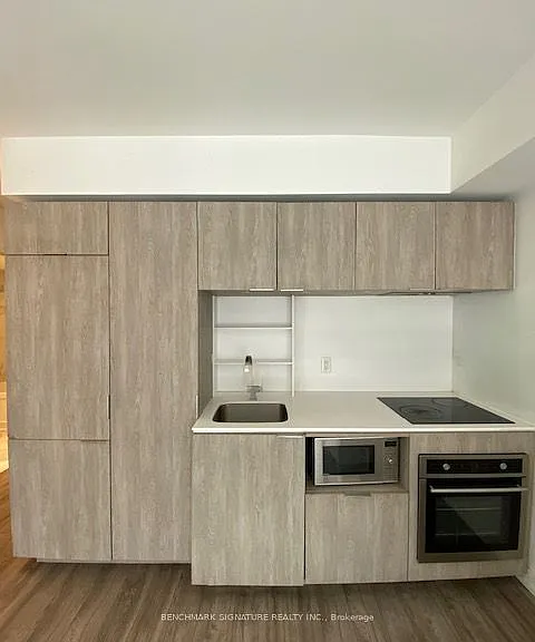 77 Shuter St #603 — Photo 1