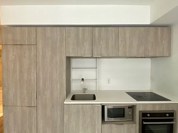 77 Shuter St #603, Toronto, ON M5B 0B8