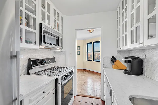 Rented by Douglas Elliman | media 4