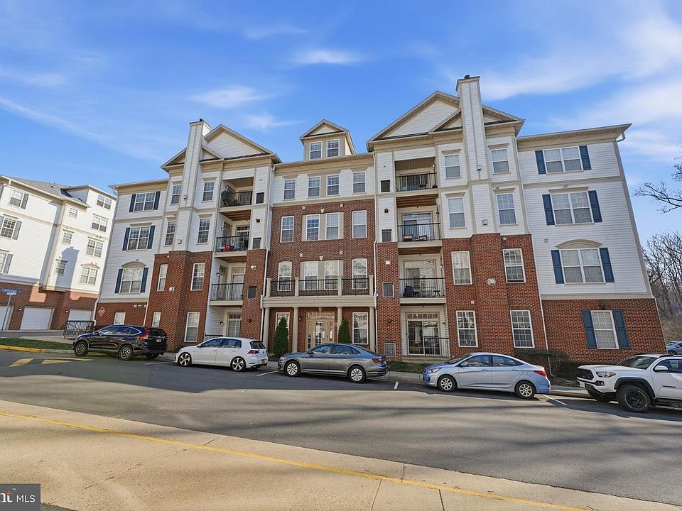 1st image of 11635 Cavalier Landing Ct Unit 202