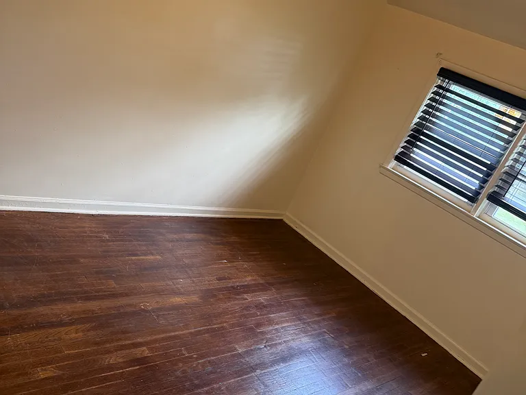 231 Southeastern Ct — Photo 5
