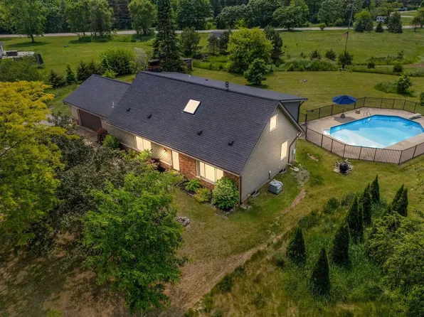 W330S7517 Split Rail DRIVE, Mukwonago, WI 53149