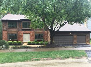 2032 Woodmoor Ridge Dr, Ballwin, MO