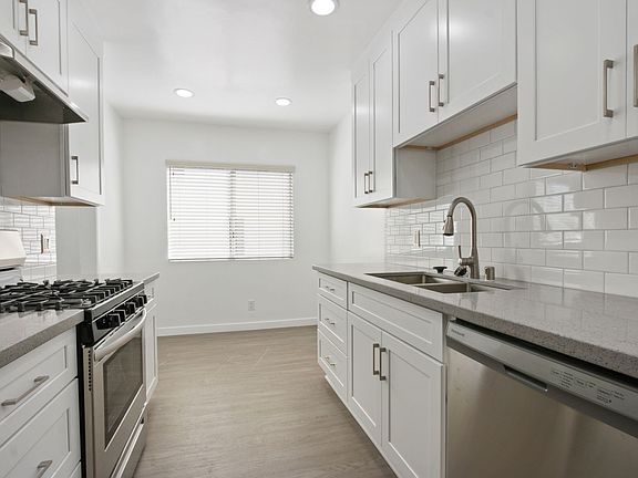 5th image of 828 18th St #4