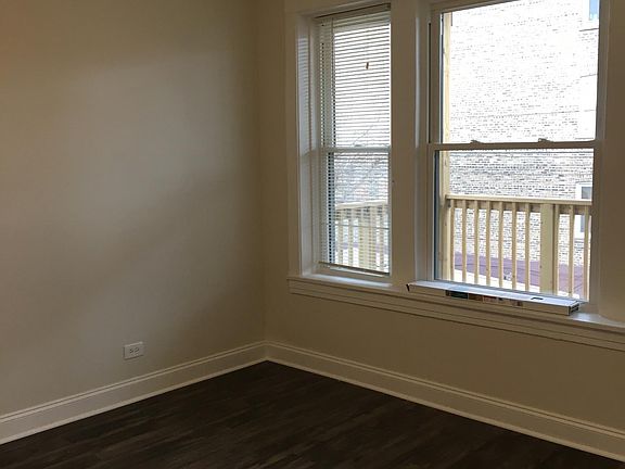 4th image of 1242 W Winnemac Ave APT 1B