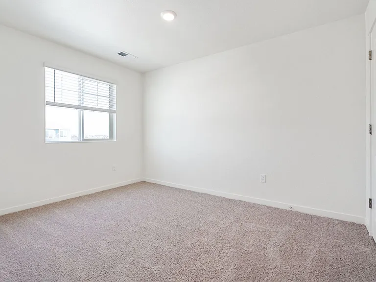 815 Elias Tarn Dr — Photo 13