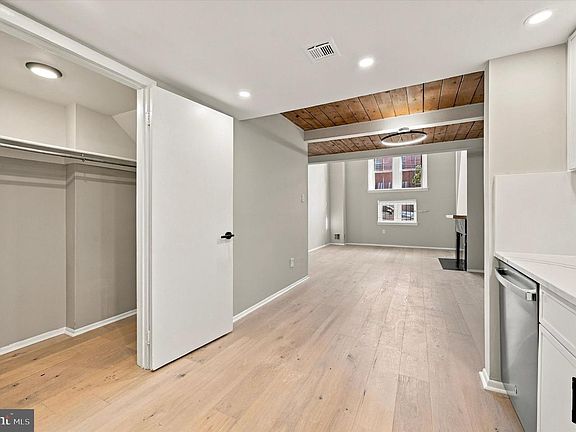 3rd image of 870 N 28th St APT 119