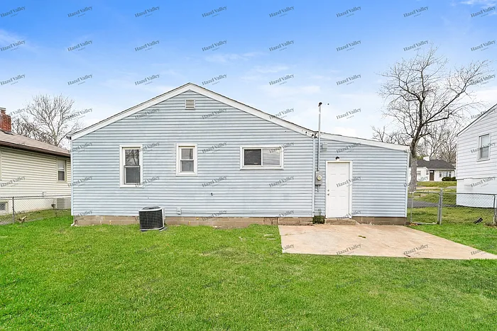 9528 Ridge Ave — Photo 11