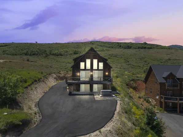 689 N Cambry Dr, Garden City, UT 84028