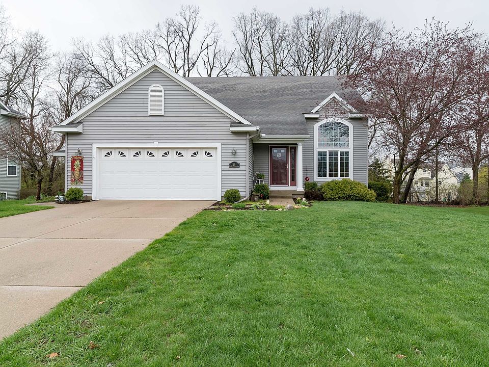 1st image of 8109 Vista Royale Ln NE