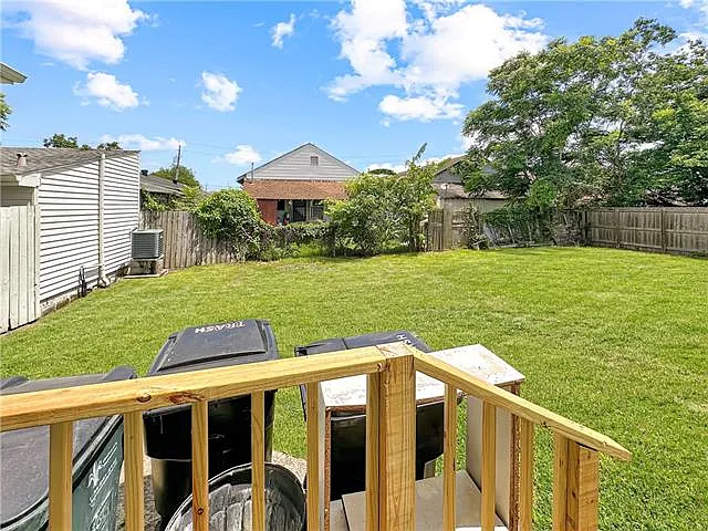2515 Acacia St — Photo 3