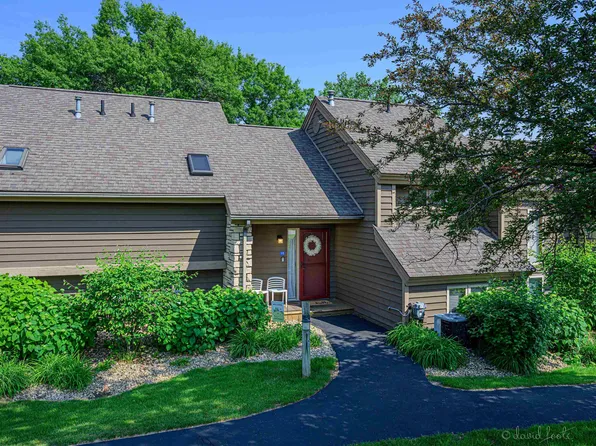 115 E Point Dr, Galena, IL 61036