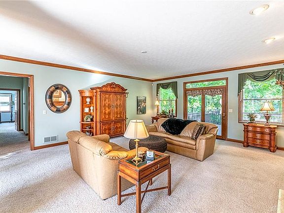 4th image of 6870 Rosecliff Pl