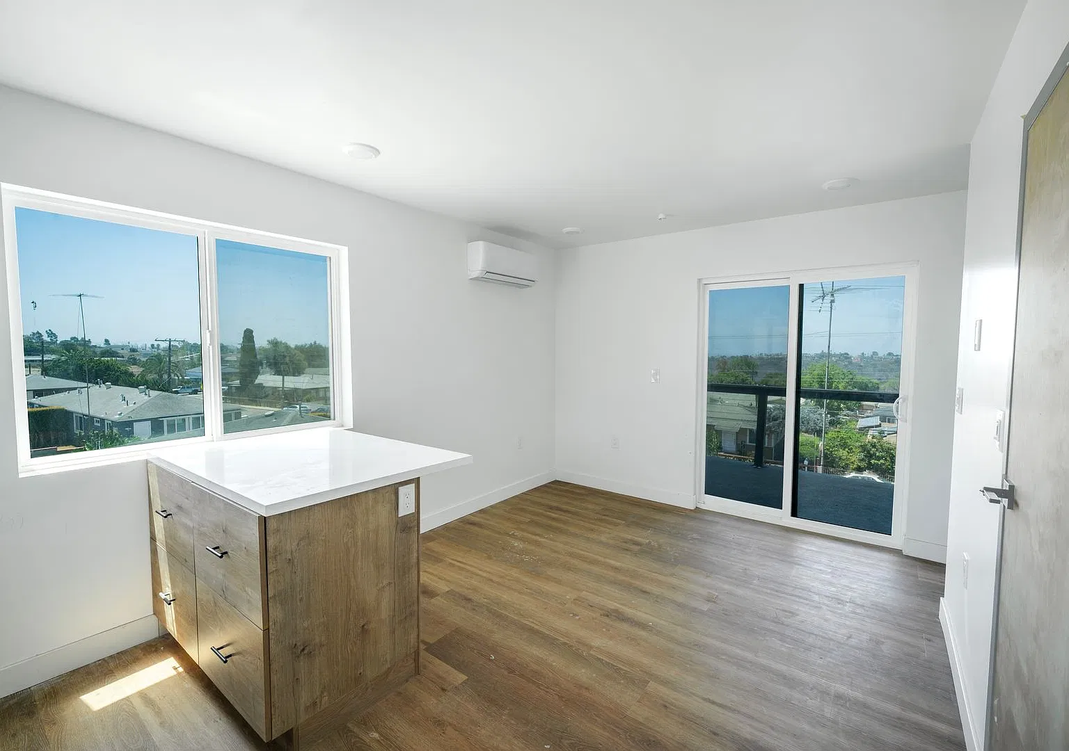 2325 Comstock Street — Photo 4
