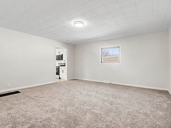 4th image of 629 Thornton St