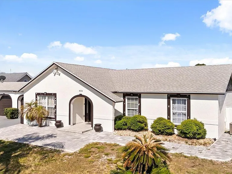 4024 Anthony Ln — Photo 2