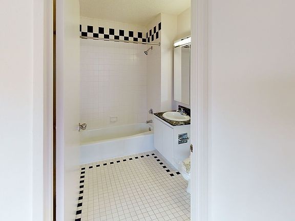 5th image of 175 E 96th St APT 9E