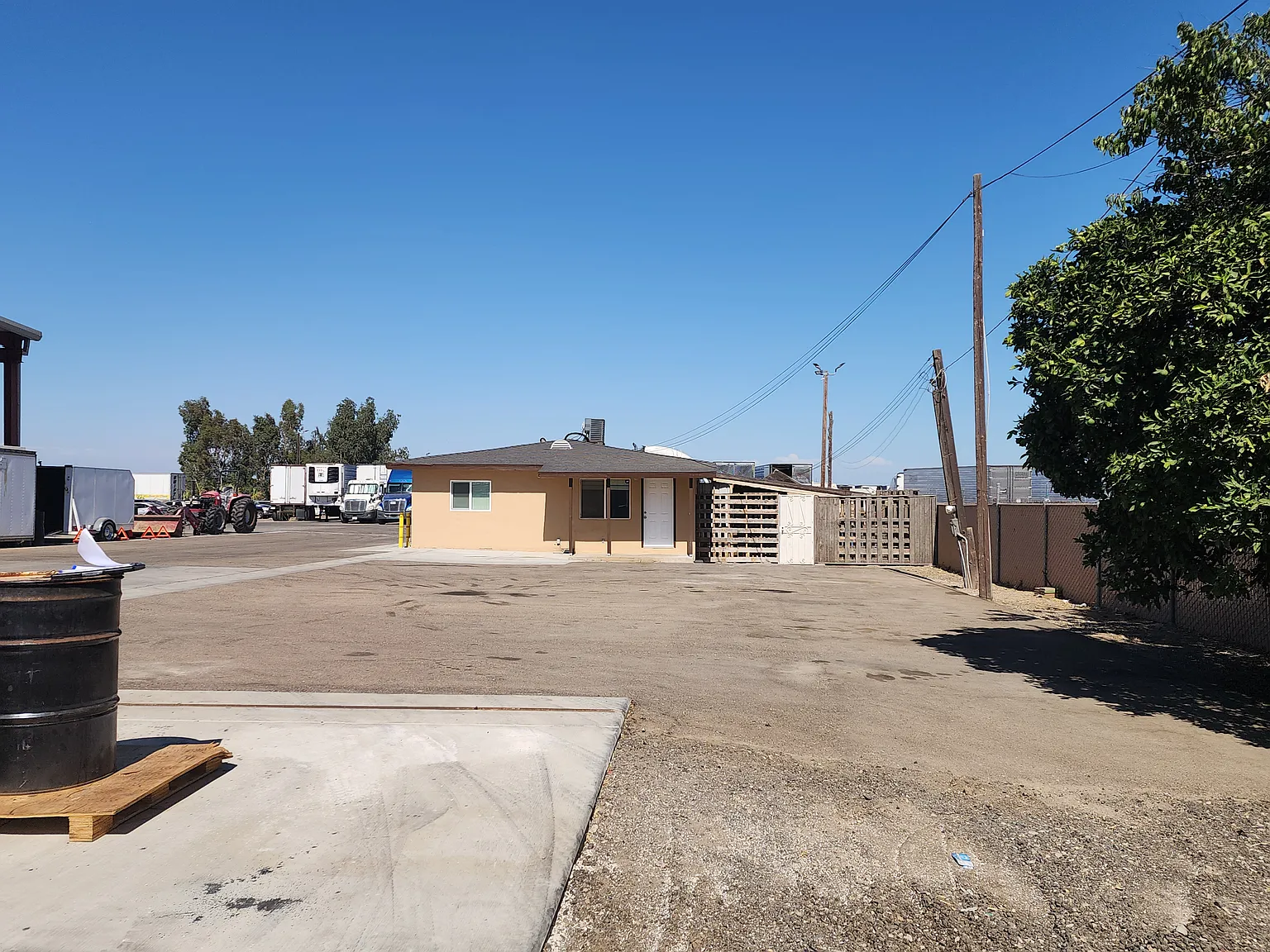 3 bed, 600 sqft, $3,000 — Photo 3