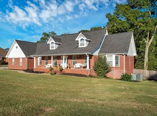 150 Plantation Dr, Killen, AL 35645