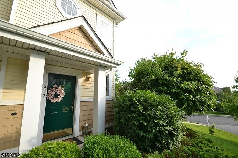 1st image of 212 Old Farm Dr