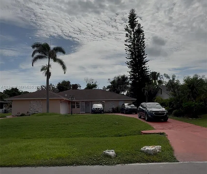 1457 SE Ladner St