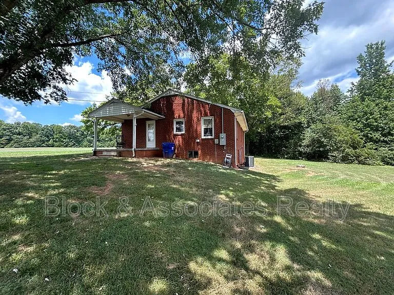 5778 Gallimore Town Rd — Photo 2
