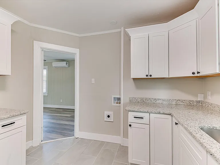 327 Meridian Ave — Photo 11