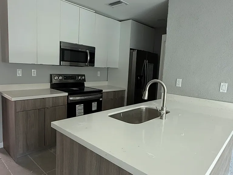 2511 Pierce St — Photo 6