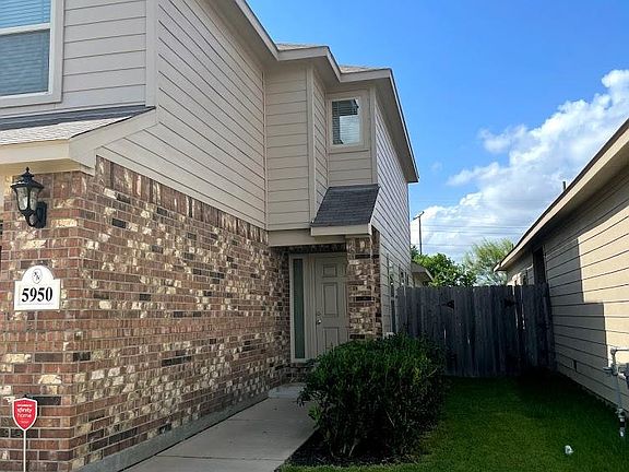 3rd image of 5950 Nodaway Creek Ct