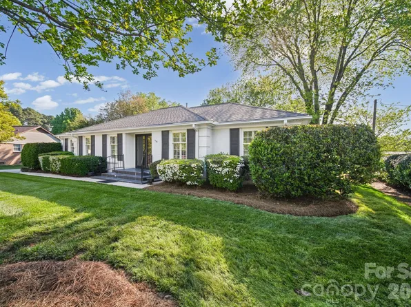 13539 Four Oaks Ln, Matthews, NC 28105