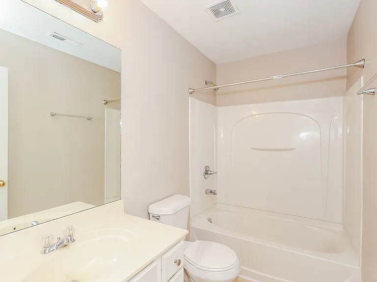 713 Celeste Ln SW — Photo 16