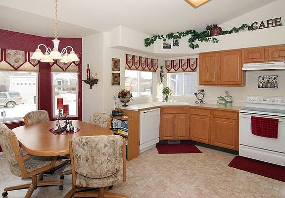 Kitchen & Breakfast Nook