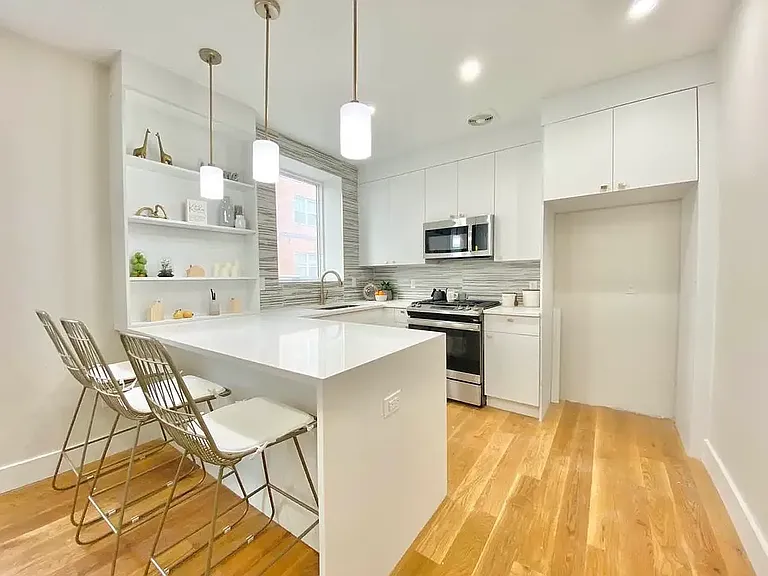 1711 E 3rd St #2B — Photo 7