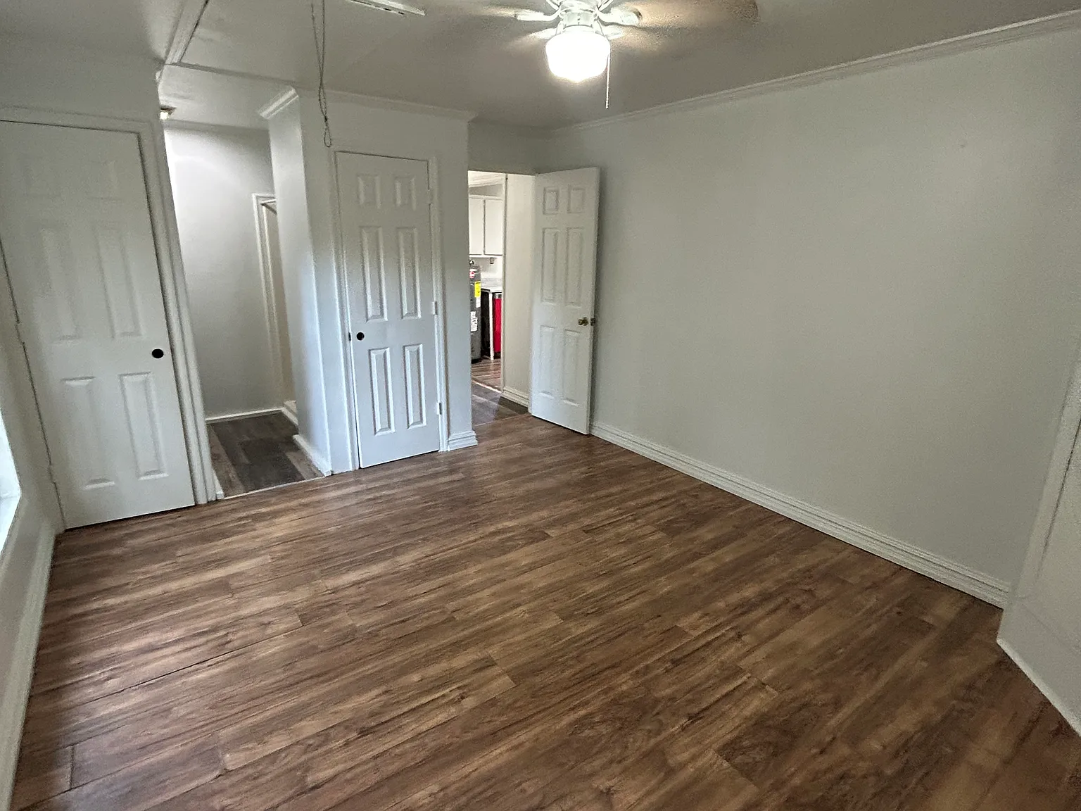 3 bed, 1200 sqft, $1,200 — Photo 2