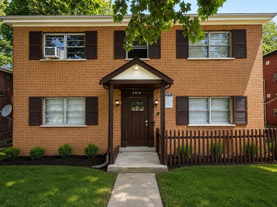 104 Clinton Springs Ave