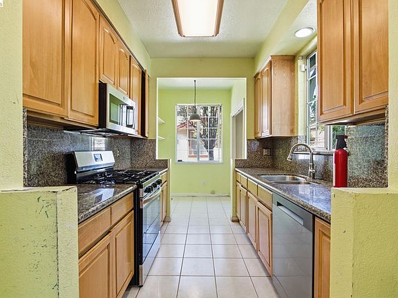 5th image of 1496 Adeline St