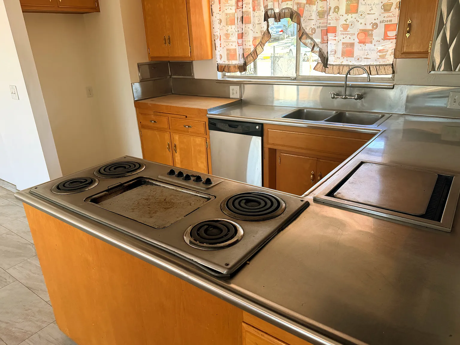 4 bed, 1609 sqft, $2,245 — Photo 4
