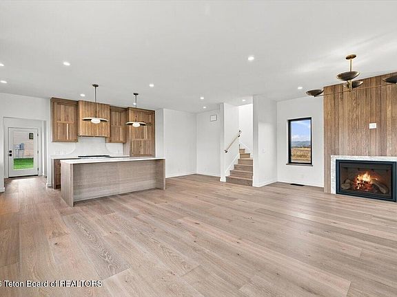 3rd image of 2265 Log Cabin Club Rd