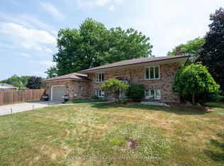 11 Water St, Lambton Shores, ON N0N 1J0