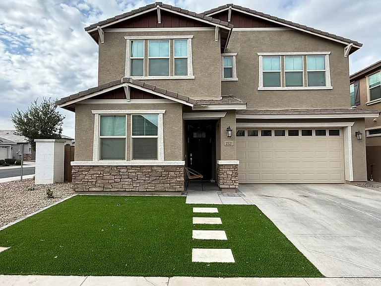 2521 E Athena Ave — Photo 1