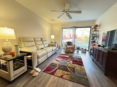 Building Photo - 460 Asbury Rdg #460