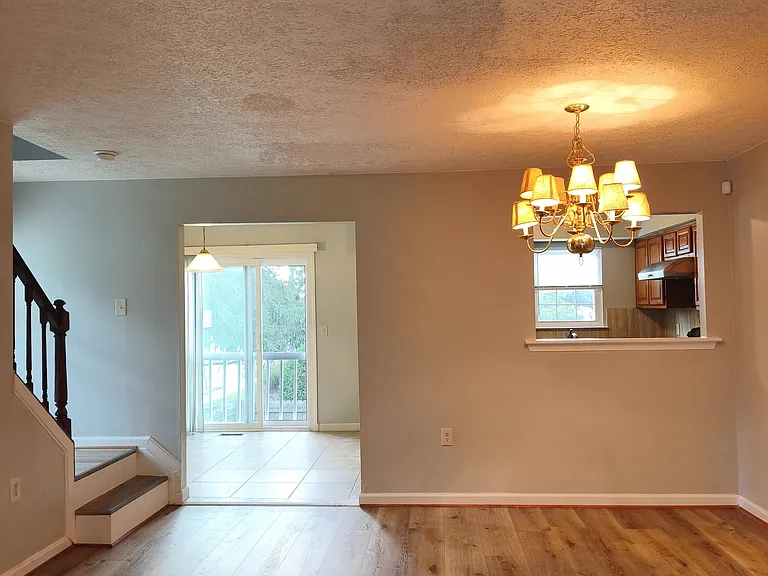 10500 Joyceton Dr — Photo 3