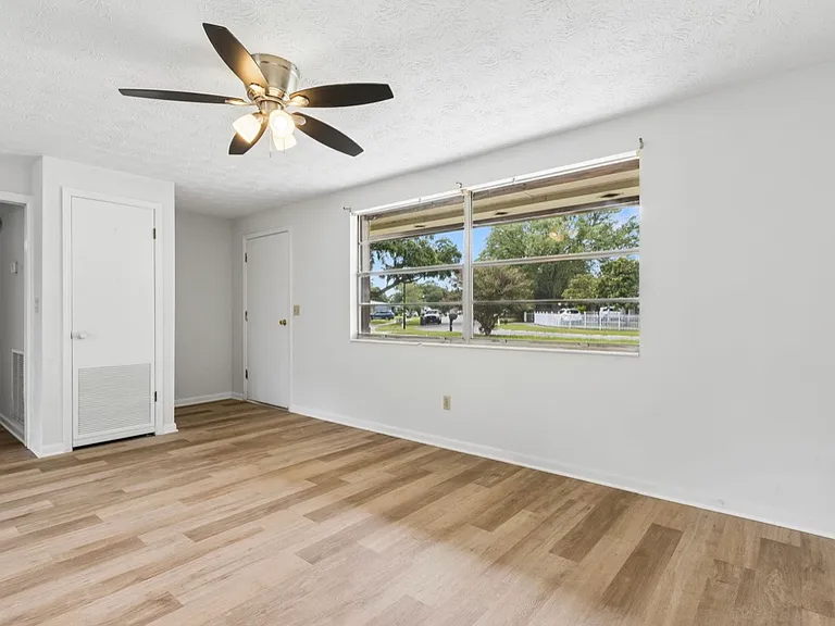 8428 Red Holly Ln — Photo 3
